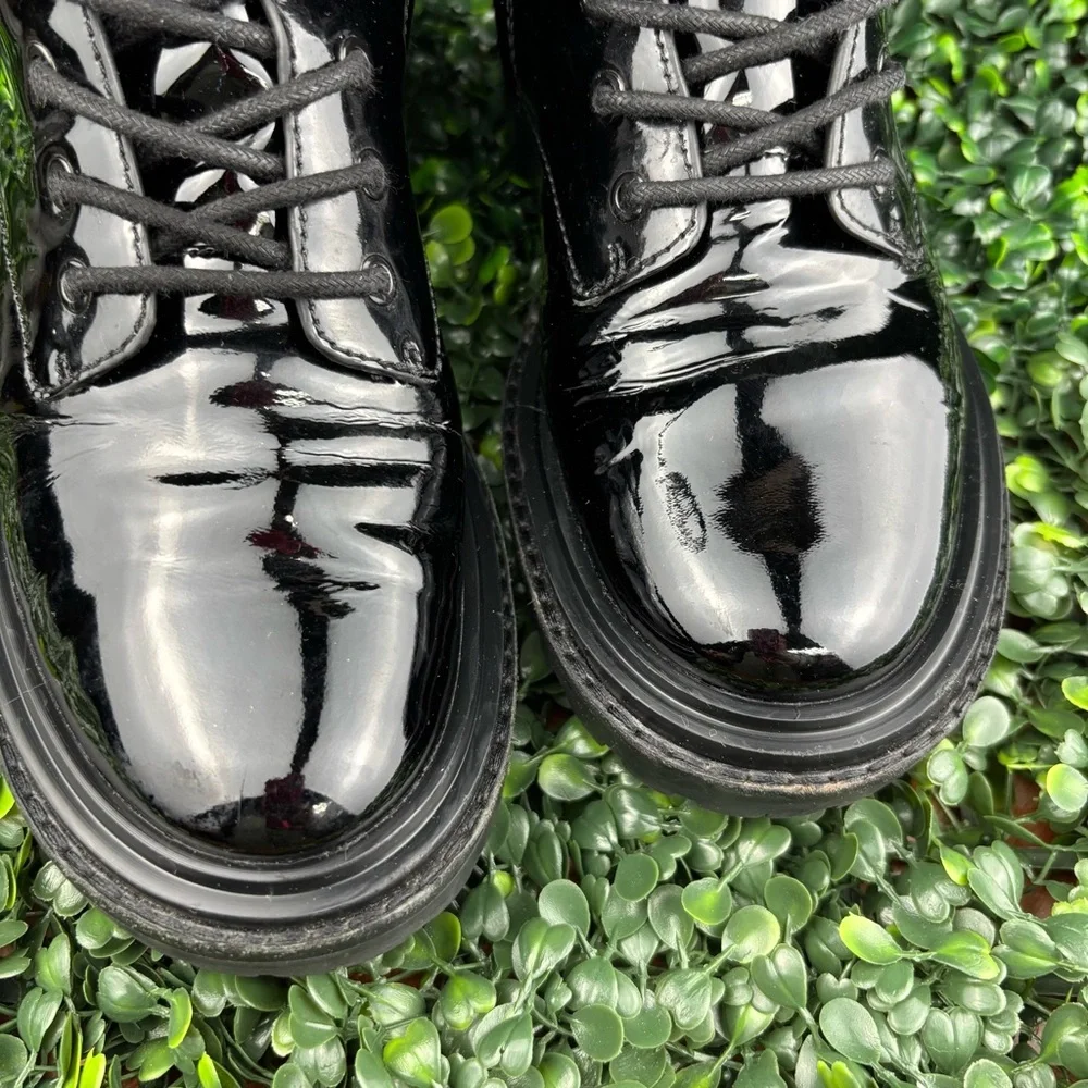 TORY BURCH PATENT LEATHER COMBAT BOOTS SIZE 7 WOMAN